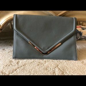 Envelope clutch
